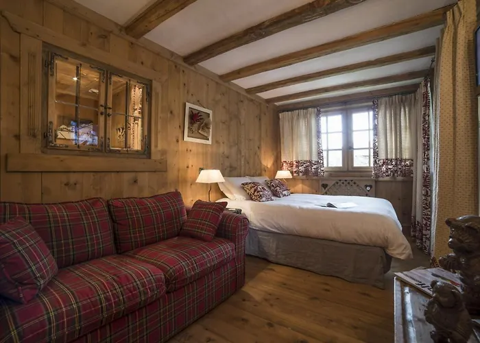 Duplex Raffine A 1850 Avec Cheminee Et Parking Prive - Fr-1-575-15