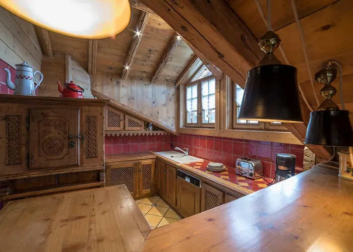 Duplex Raffine A 1850 Avec Cheminee Et Parking Prive - Fr-1-575-15 *